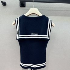  2026 Spring&Summer !Ann海军领无袖针织,修身针织版型,完美勾勒腰线,藏肉显瘦的  2026 Spring&Summer !Ann海军领无袖针织,修身针织版型,完美勾勒腰线,藏肉显瘦的