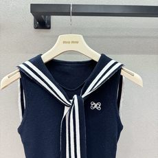  2026 Spring&Summer !Ann海军领无袖针织,修身针织版型,完美勾勒腰线,藏肉显瘦的  2026 Spring&Summer !Ann海军领无袖针织,修身针织版型,完美勾勒腰线,藏肉显瘦的