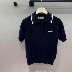  2026 Spring&Summer !MiuMi*,Polo针织衫,职场通勤的满分穿搭,被这件Po  2026 Spring&Summer !MiuMi*,Polo针织衫,职场通勤的满分穿搭,被这件Po
