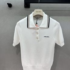  2026 Spring&Summer !MiuMi*,Polo针织衫,职场通勤的满分穿搭,被这件Po  2026 Spring&Summer !MiuMi*,Polo针织衫,职场通勤的满分穿搭,被这件Po