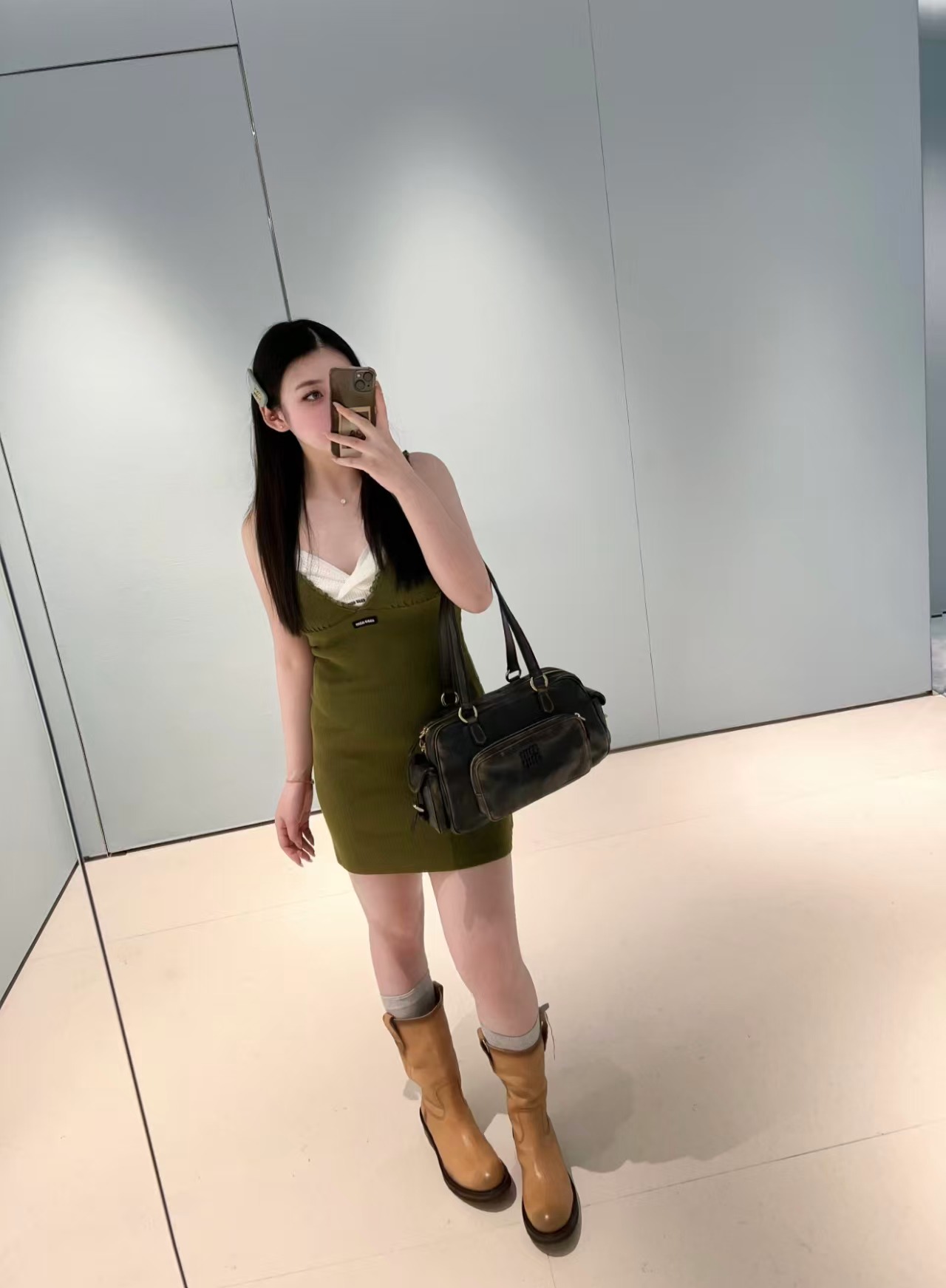 NO:806680,,,19860909,,,Women's clothing