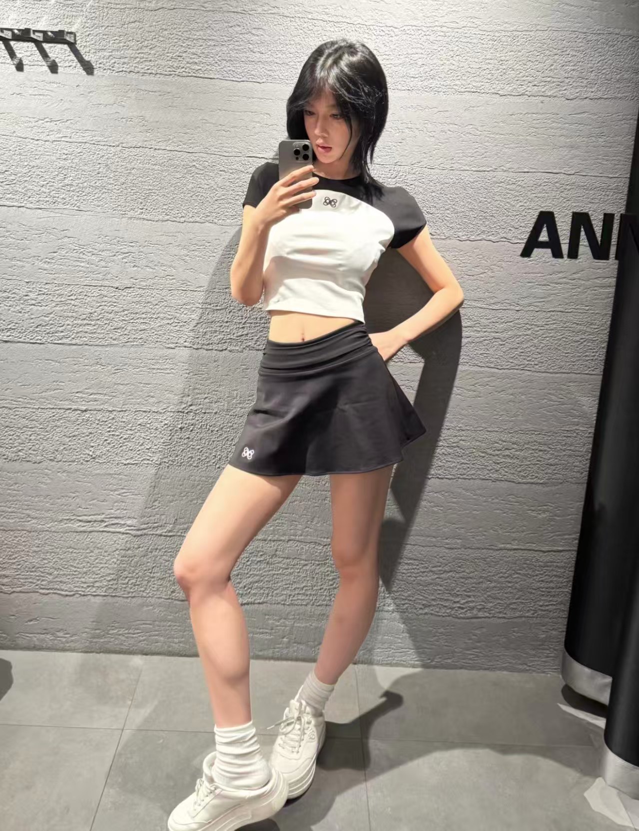 NO:806673,,,19860909,,,Women's clothing