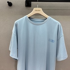  2026 Spring&Summer !MM6做旧T,做旧水洗的面料软fufu的,上身自带柔雾滤镜,  2026 Spring&Summer !MM6做旧T,做旧水洗的面料软fufu的,上身自带柔雾滤镜,