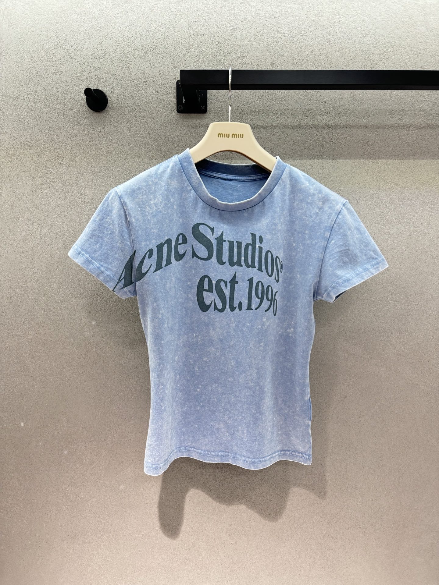  2026 Spring&Summer !Acne炒色短T,水洗做旧的雾面蓝调也太有氛围感了,自带复古  2026 Spring&Summer !Acne炒色短T,水洗做旧的雾面蓝调也太有氛围感了,自带复古