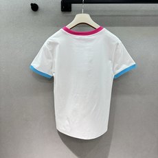 !Celin*e撞色T恤,白T+粉蓝撞色包边也太元气了,瞬间拉满夏日多巴胺氛围,彩色刺绣字母+星星图案, !Celin*e撞色T恤,白T+粉蓝撞色包边也太元气了,瞬间拉满夏日多巴胺氛围,彩色刺绣字母+星星图案,