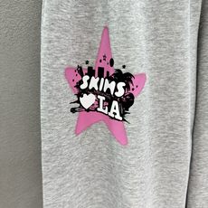  🌾2026 SPring&Summer !sk*灰色星星卫裤,浅灰色调温柔又百搭,搭配粉色星星印花,  🌾2026 SPring&Summer !sk*灰色星星卫裤,浅灰色调温柔又百搭,搭配粉色星星印花,