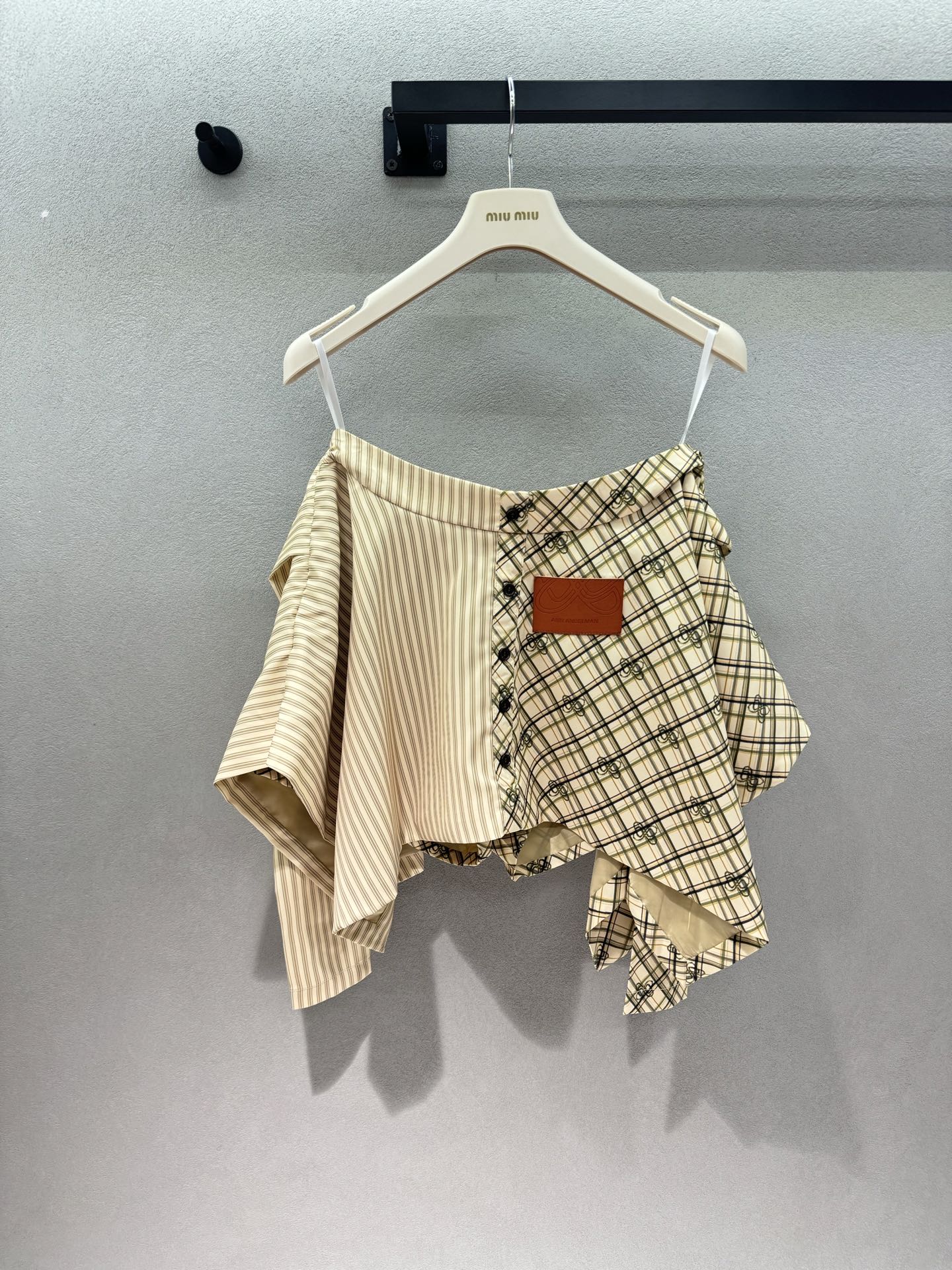 NO:844021,2026 Spring&Summer asymmetrical skirt, irregular hem brings a lazy and casual feeling, the blue and white style is refreshing and age-reducing, the khaki style is gentle and retro, suitable for daily commuting and dating~ Two colors, three sizes!  ,,skirts,198609092026 Spring&Summer 不对称拼半裙, 不规则下摆自带慵懒随性的感觉, 蓝白款清爽减龄,卡其款温柔复古, 日常通勤、约会穿都很合适～ 两色,三码！,,skirts,,Women's clothing