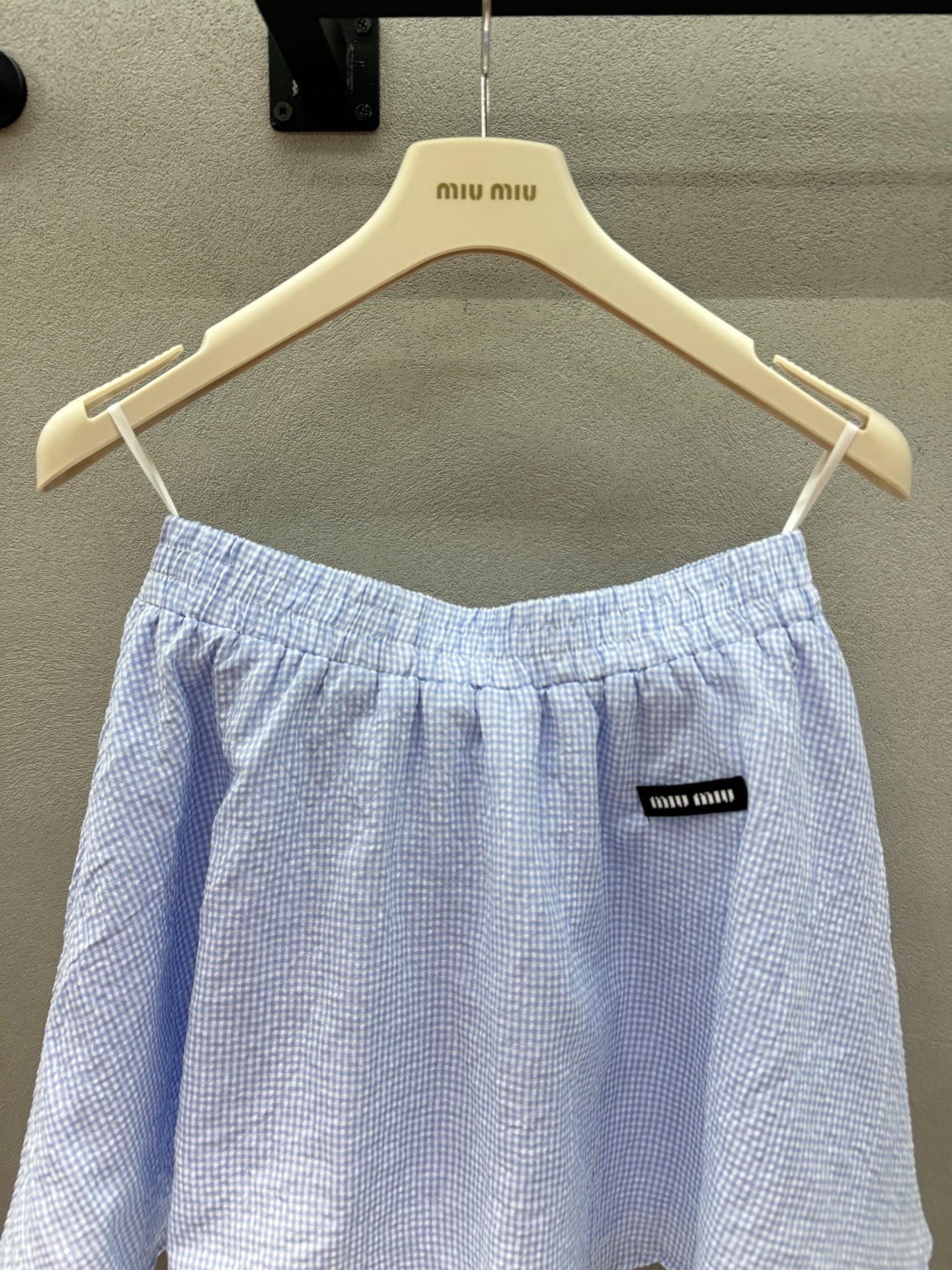 ￼ 🌾2026 SPring&Summer /套！MM蓝白格纹套装，浅蓝小格纹+木耳边吊带+蓬蓬短裙，一