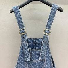  🌾2026 SPring&Summer !1V,老花做旧洗水背带短裤,可调节的金色背带扣细节拉满,随  🌾2026 SPring&Summer !1V,老花做旧洗水背带短裤,可调节的金色背带扣细节拉满,随