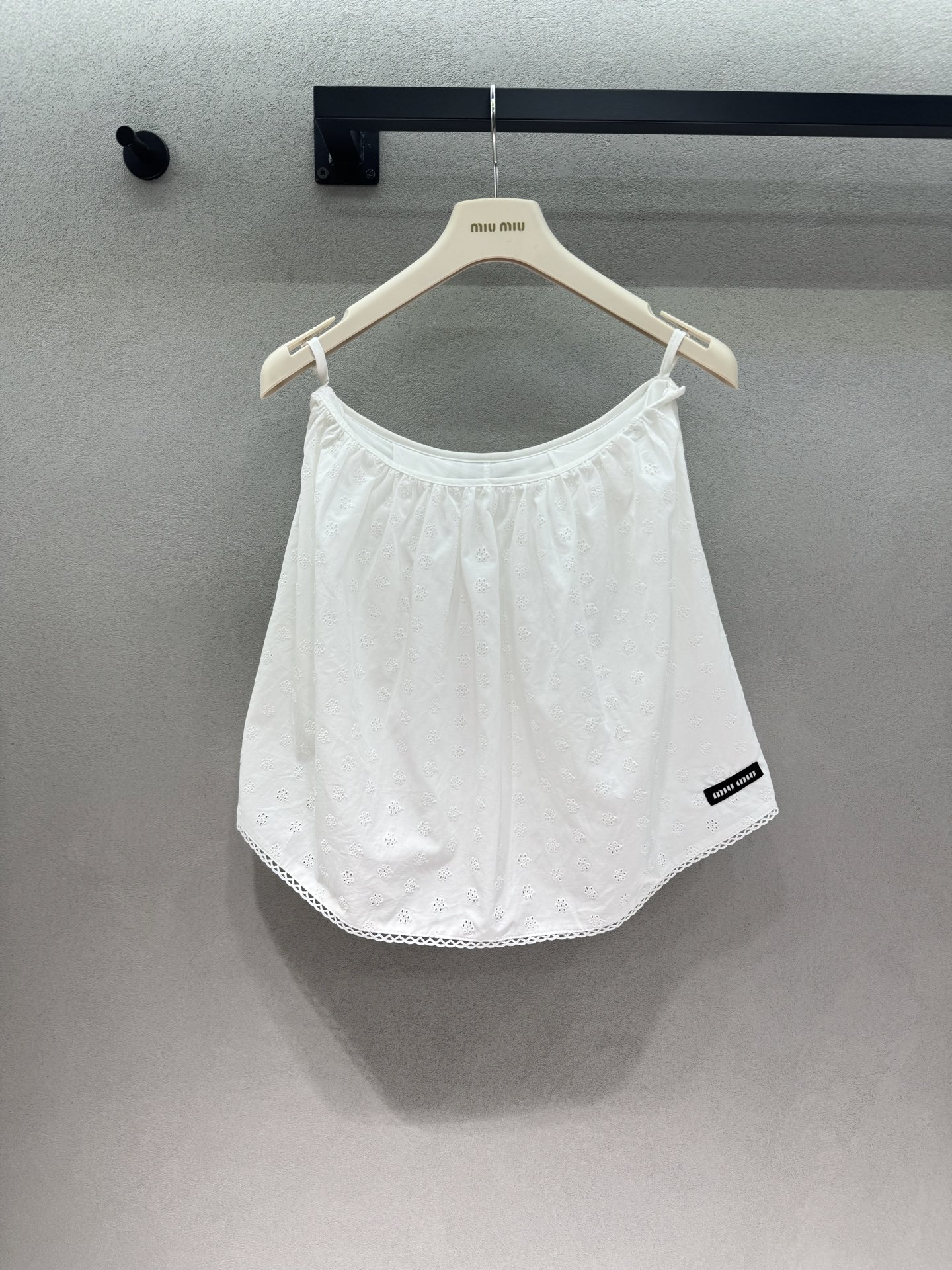 NO:876178,2026 Spring&Summer MM light cotton and linen fabric + lace series suit, hollow pattern embroidery technology, ultra-exquisite details, elegant and agile walking, full of girlish feeling!  Suspenders, long skirts, short skirts, long skirts, you can easily get the sweet summer style~ The white tone is gentle and healing, it is very suitable for daily outings, dates, and vacations. It is a must-have for summer wardrobe~ Three sizes!  ,,skirts,198609092026 Spring&Summer  MM轻薄棉麻面料+蕾丝花边系列套装, 镂空花纹刺绣工艺,细节超精致, 走路飘逸灵动,少女感满满！ 吊带、长裙、短裙,长裙, 轻松get夏日甜美风～白色调温柔治愈, 日常出街、约会、度假都超适合, 夏季衣橱必备～ 三码！,,skirts,,Women's clothing