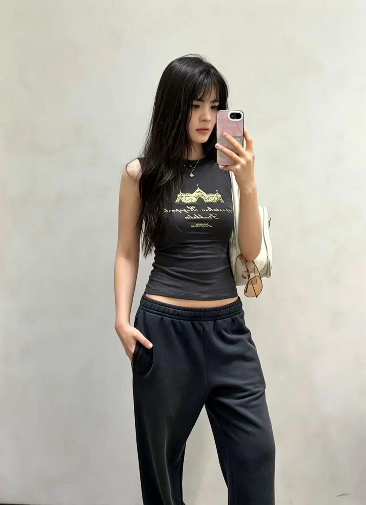 NO:934333,,,19860909,,,Women's clothing