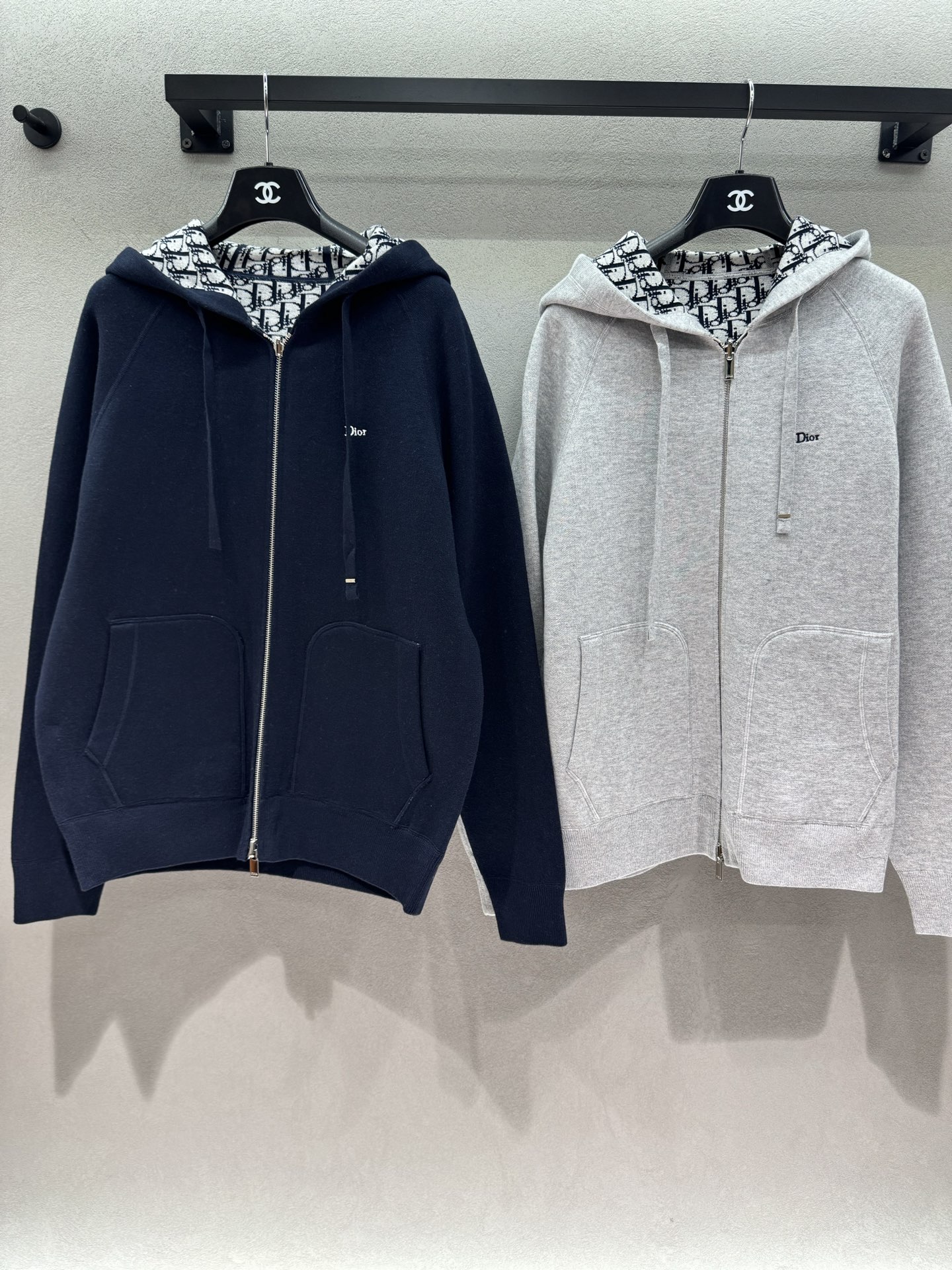 ❄️2026 Autumn and Winter❄️！CD正反两穿老花拉链连帽针织外套，灰蓝两色经典颜色