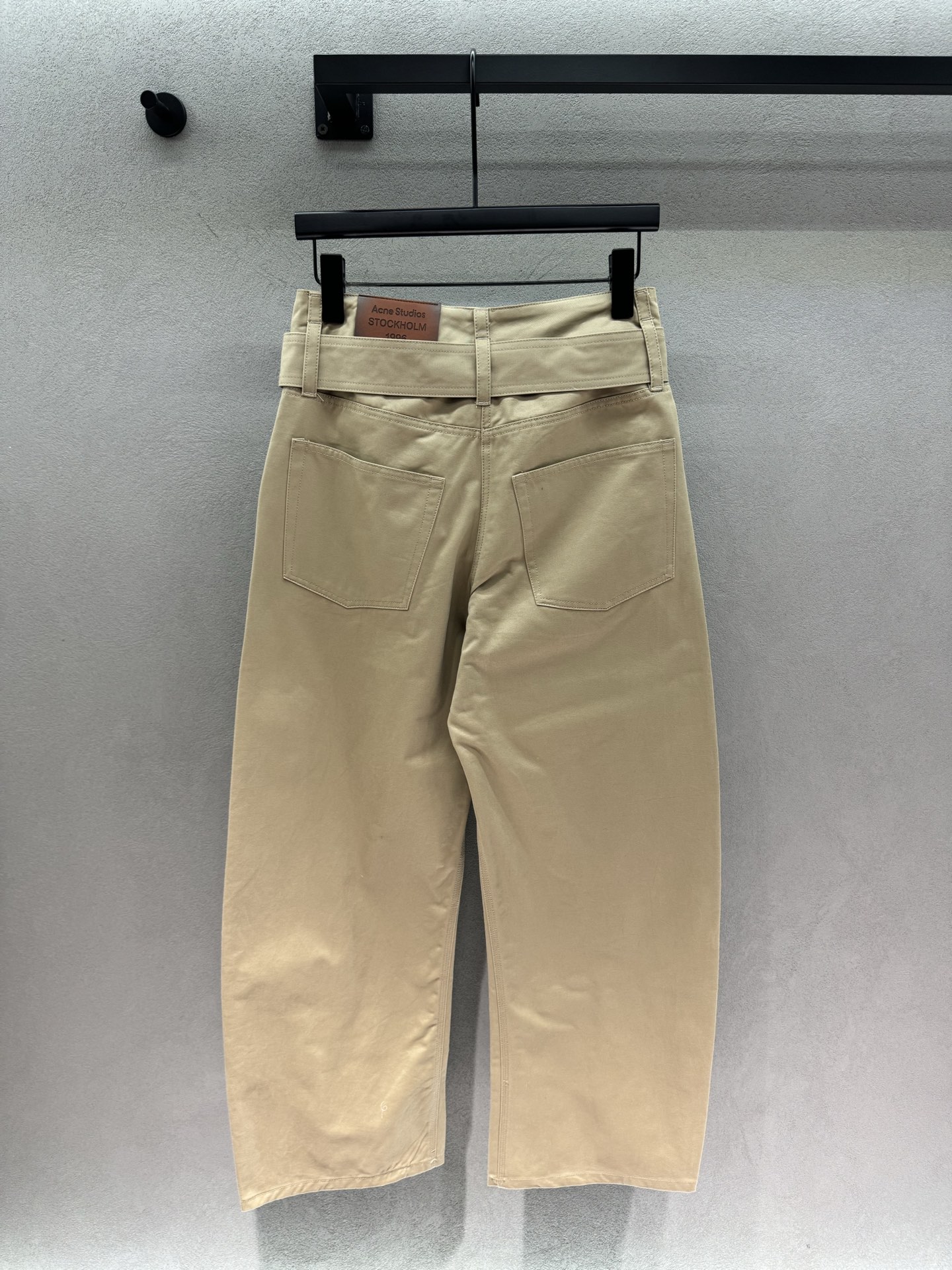 🌾2026 SPring&Summer !AC卡其色休闲裤,懒人穿搭刚需款高腰自带腰带设计,不用额外搭配 🌾2026 SPring&Summer !AC卡其色休闲裤,懒人穿搭刚需款高腰自带腰带设计,不用额外搭配