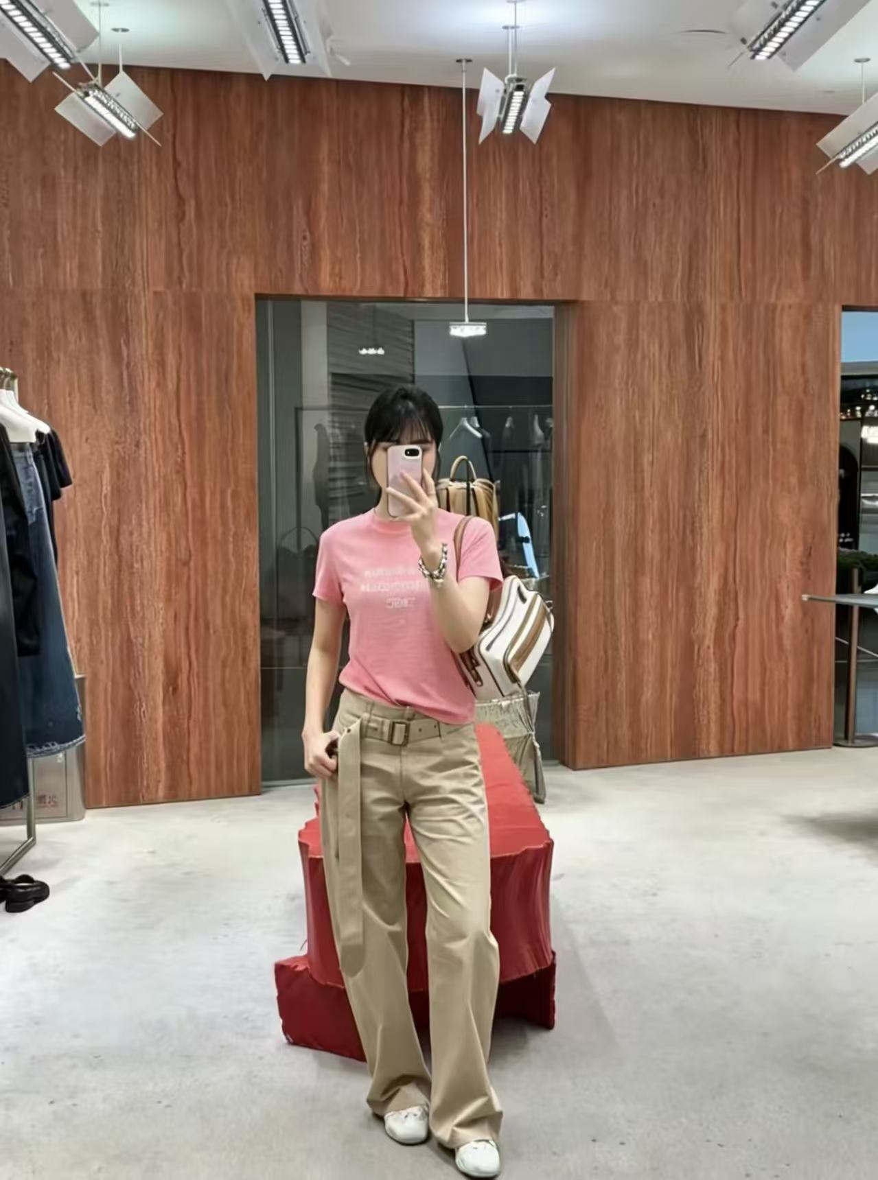 NO:910484,,,19860909,,,Women's clothing