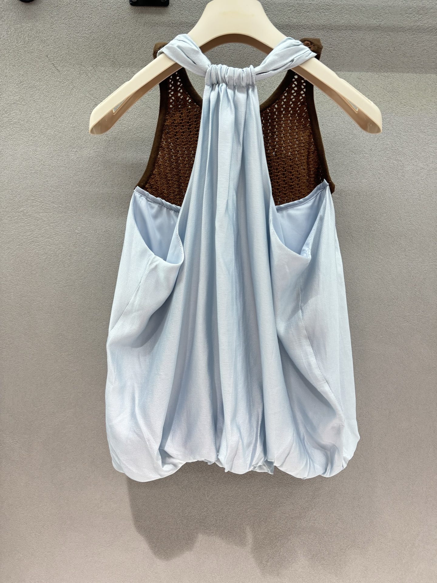 🌾2026 SPring&Summer ！Pala*手工立体山茶花钩织上衣，挂脖系带露出漂亮肩颈，浅蓝花