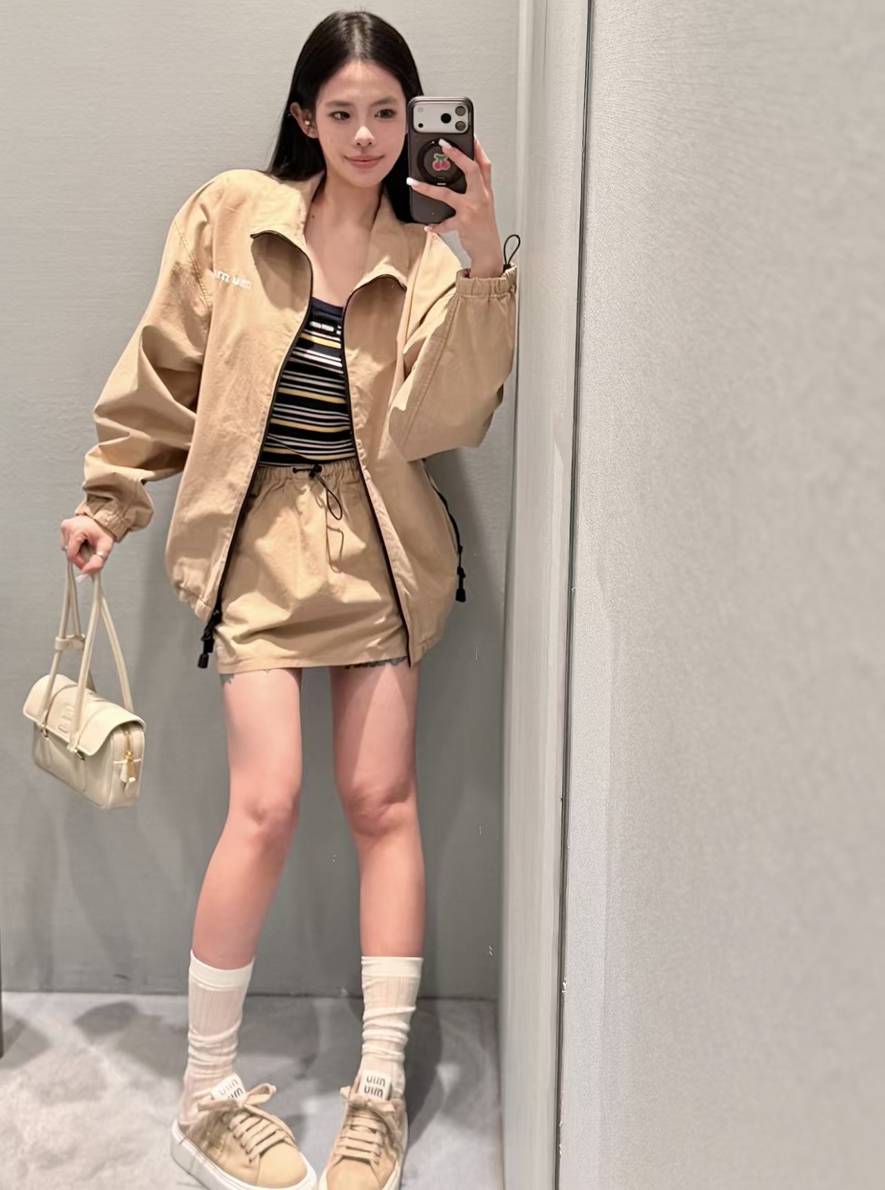 NO:935143,,,19860909,,,Women's clothing