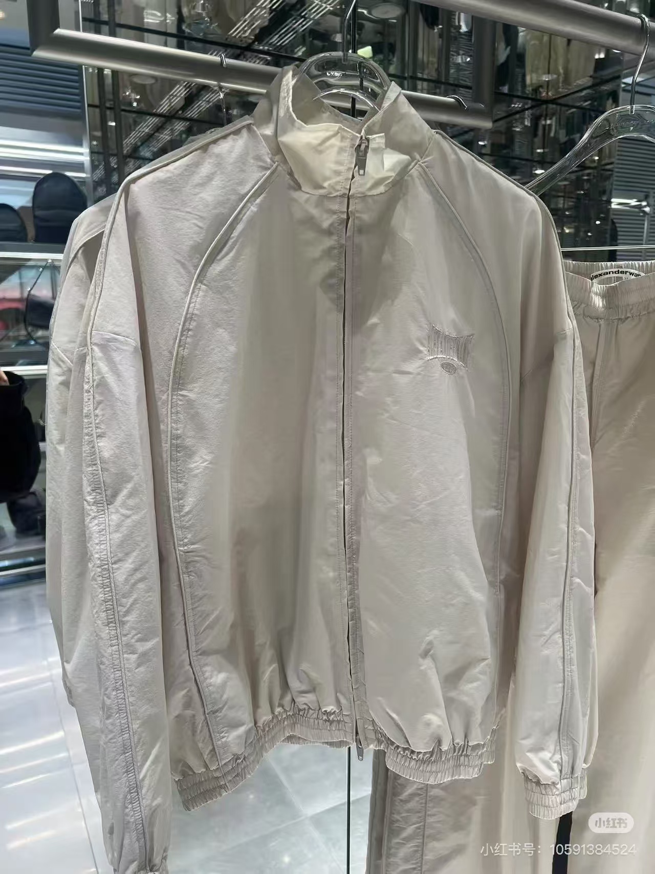 NO:944608,,,19860909,,,Women's clothing