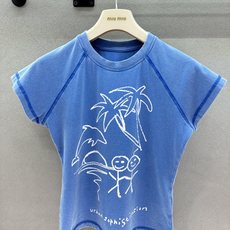 2026 Spring&Summer 。 !火柴人海盐蓝短款T恤, 充满夏日气息的手绘印花 清爽海盐蓝太适合夏天了! 插 2026 Spring&Summer 。 !火柴人海盐蓝短款T恤, 充满夏日气息的手绘印花 清爽海盐蓝太适合夏天了! 插