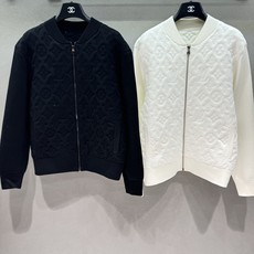 ❄️2026 Autumn and Winter❄️ !1v质感满分压花棒球外套🤍🖤 黑白双色,低调又显贵的早秋单品 整 ❄️2026 Autumn and Winter❄️ !1v质感满分压花棒球外套🤍🖤 黑白双色,低调又显贵的早秋单品 整