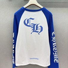 !克罗*,清爽蓝白插肩长袖, 经典插肩撞色设计,蓝白配色干净显活力 短款小版型巧妙拉高腰线,轻松修饰身材比例 胸口马蹄图 !克罗*,清爽蓝白插肩长袖, 经典插肩撞色设计,蓝白配色干净显活力 短款小版型巧妙拉高腰线,轻松修饰身材比例 胸口马蹄图