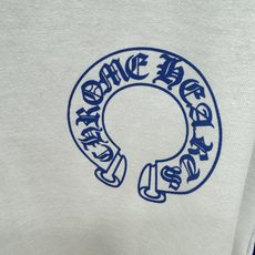 !克罗*,清爽蓝白插肩长袖, 经典插肩撞色设计,蓝白配色干净显活力 短款小版型巧妙拉高腰线,轻松修饰身材比例 胸口马蹄图 !克罗*,清爽蓝白插肩长袖, 经典插肩撞色设计,蓝白配色干净显活力 短款小版型巧妙拉高腰线,轻松修饰身材比例 胸口马蹄图