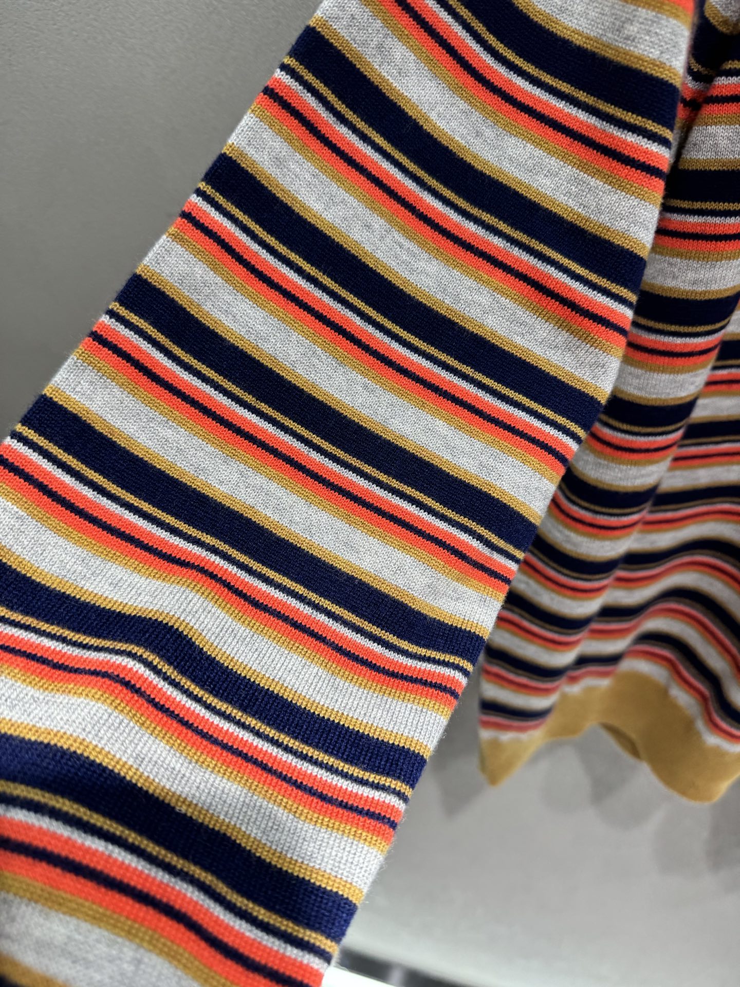 ❄️2026 Autumn and Winter❄️ ！PD，复古条纹Polo针织衫， 亮眼撞色Polo领，搭配丰富彩色