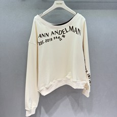 ❄️2026 Autumn and Winter❄️ !Ann斜肩字母长袖卫衣 自带松弛氛围感的斜肩字母卫衣, 温柔奶杏 ❄️2026 Autumn and Winter❄️ !Ann斜肩字母长袖卫衣 自带松弛氛围感的斜肩字母卫衣, 温柔奶杏