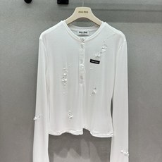 ❄️2026 Autumn and Winter❄️ !MM白色亨利领打底衫, 软糯亲肤的弹力面料,贴身但不紧绷,自带柔 ❄️2026 Autumn and Winter❄️ !MM白色亨利领打底衫, 软糯亲肤的弹力面料,贴身但不紧绷,自带柔