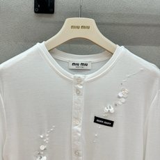 ❄️2026 Autumn and Winter❄️ !MM白色亨利领打底衫, 软糯亲肤的弹力面料,贴身但不紧绷,自带柔 ❄️2026 Autumn and Winter❄️ !MM白色亨利领打底衫, 软糯亲肤的弹力面料,贴身但不紧绷,自带柔