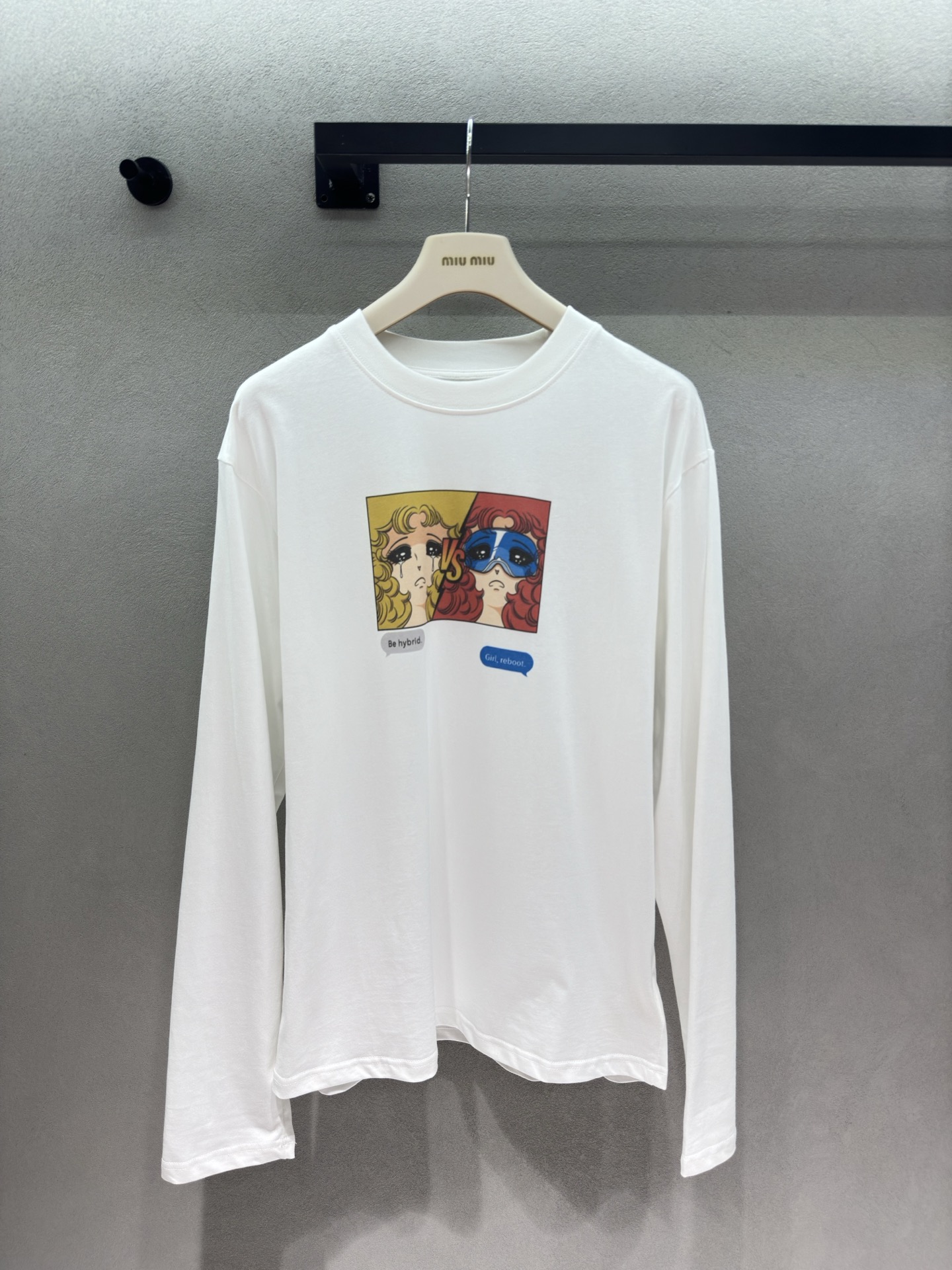 ❄️2026 Autumn and Winter❄️ ！Pus*，哭泣女孩长袖T， 圆领基础版型，不挑脸型不挑身材 正面