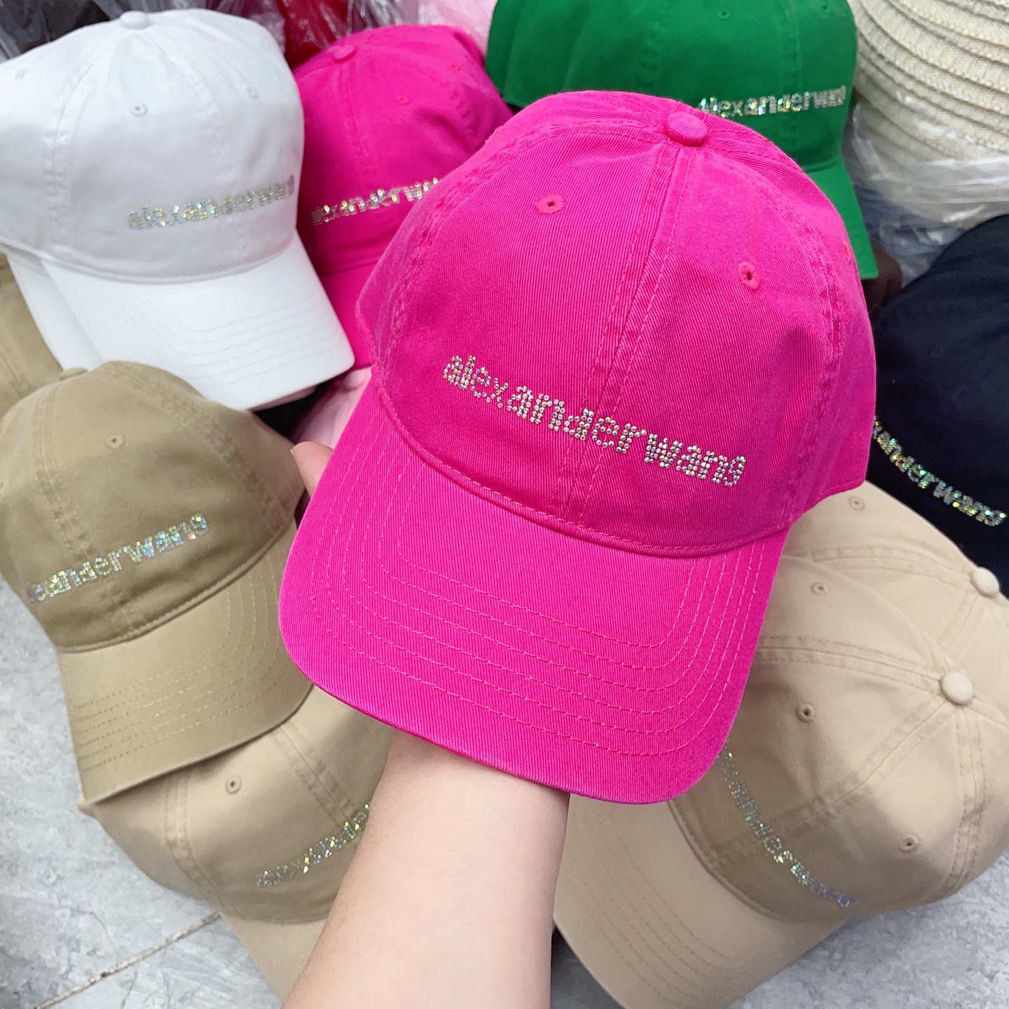 SPECIAL PRICE P84 WITH DUSTPROOF BAGS. KING ALEXANDER, A 2025 NEW FRAGRANCE BASEBALL CAP, A BIG SHOW OUT - 图片 7