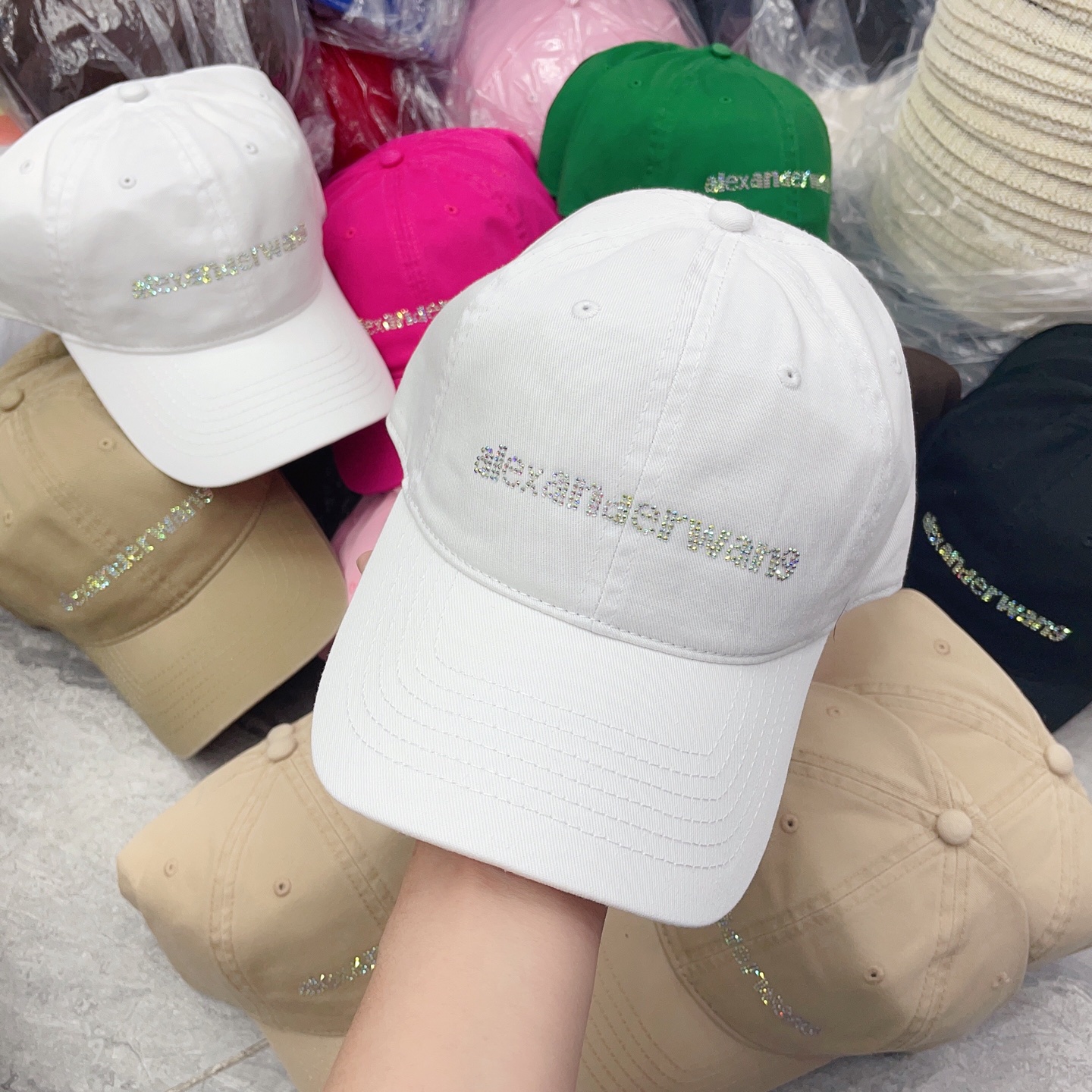 SPECIAL PRICE P84 WITH DUSTPROOF BAGS. KING ALEXANDER, A 2025 NEW FRAGRANCE BASEBALL CAP, A BIG SHOW OUT - 图片 2