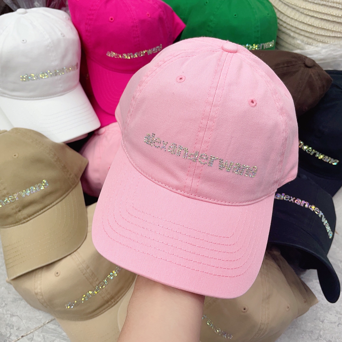 SPECIAL PRICE P84 WITH DUSTPROOF BAGS. KING ALEXANDER, A 2025 NEW FRAGRANCE BASEBALL CAP, A BIG SHOW OUT - 图片 9
