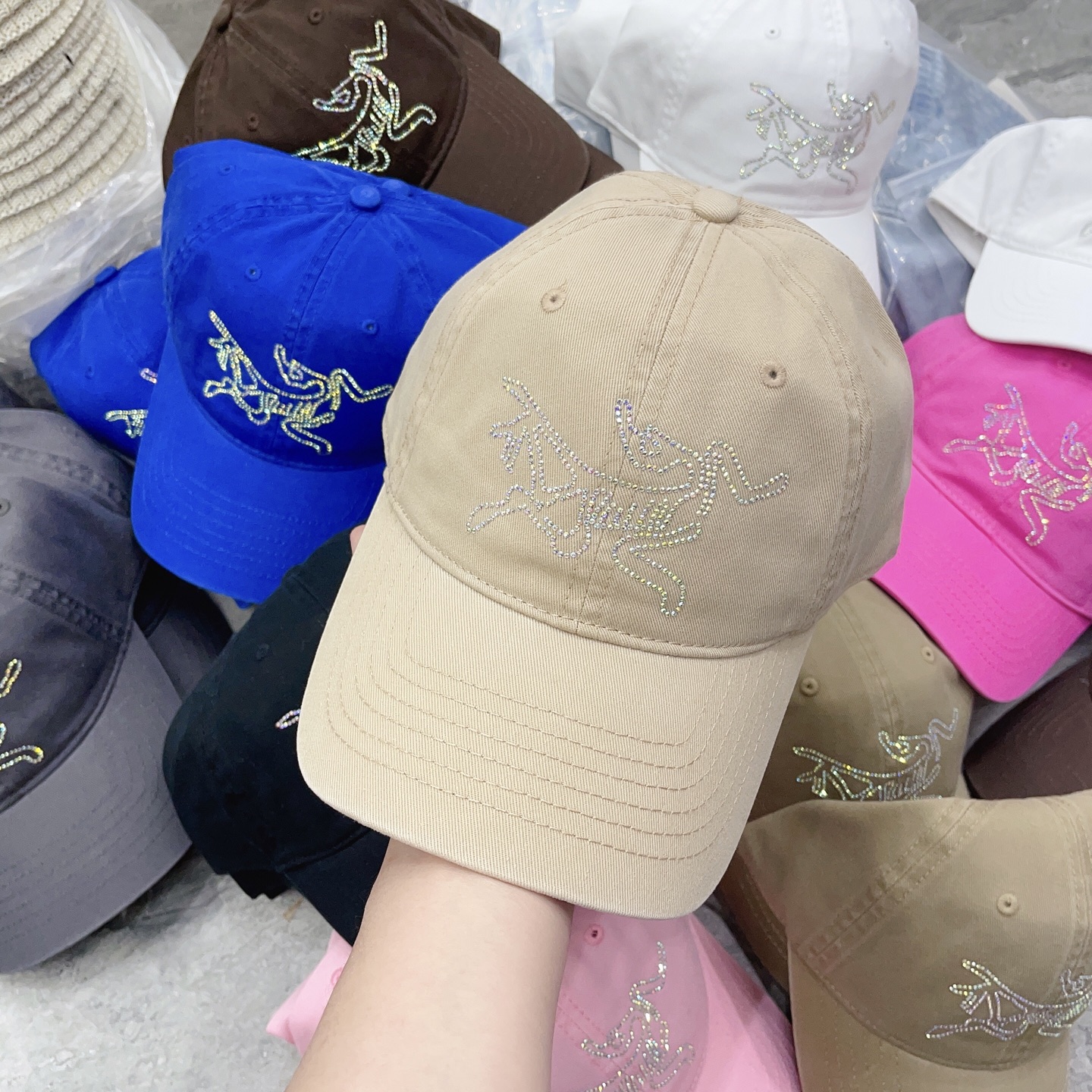 SPECIAL PRICE P84 WITH DUSTPROOF BAGS. 2025 NEW WATER-DRILLING BASEBALL CAPS FOR MEN AND WOMEN - 图片 6