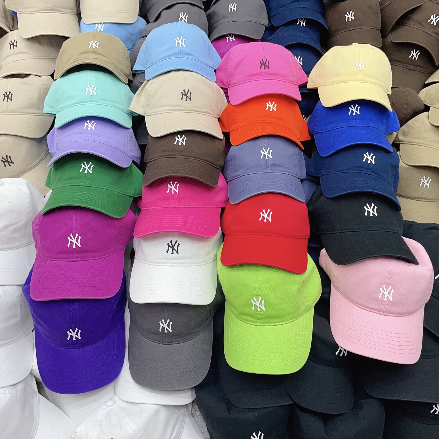 SPECIAL PRICE P84 WITH DUSTPROOF BAGS. [NY] A NEW 2025 SHORT BASEBALL CAP - 图片 2
