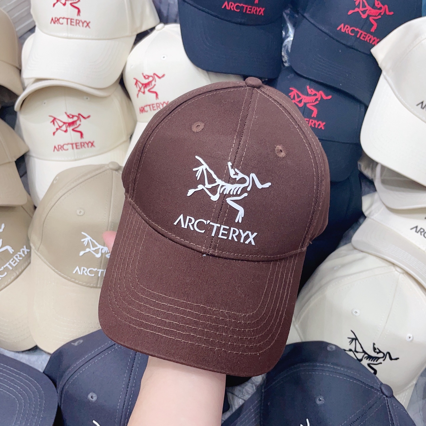 SPECIAL PRICE P84 WITH DUSTPROOF BAGS. A NEW 2025 SHORT BASEBALL CAP FOR BOTH MEN AND WOMEN - 图片 8