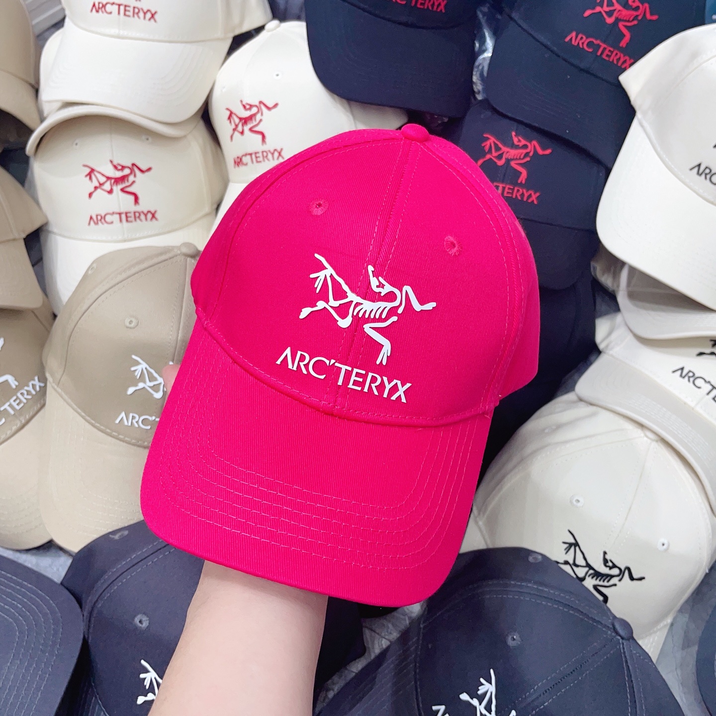 SPECIAL PRICE P84 WITH DUSTPROOF BAGS. A NEW 2025 SHORT BASEBALL CAP FOR BOTH MEN AND WOMEN - 图片 9