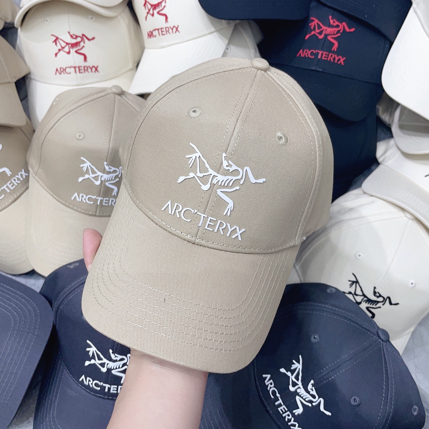 SPECIAL PRICE P84 WITH DUSTPROOF BAGS. A NEW 2025 SHORT BASEBALL CAP FOR BOTH MEN AND WOMEN - 图片 5
