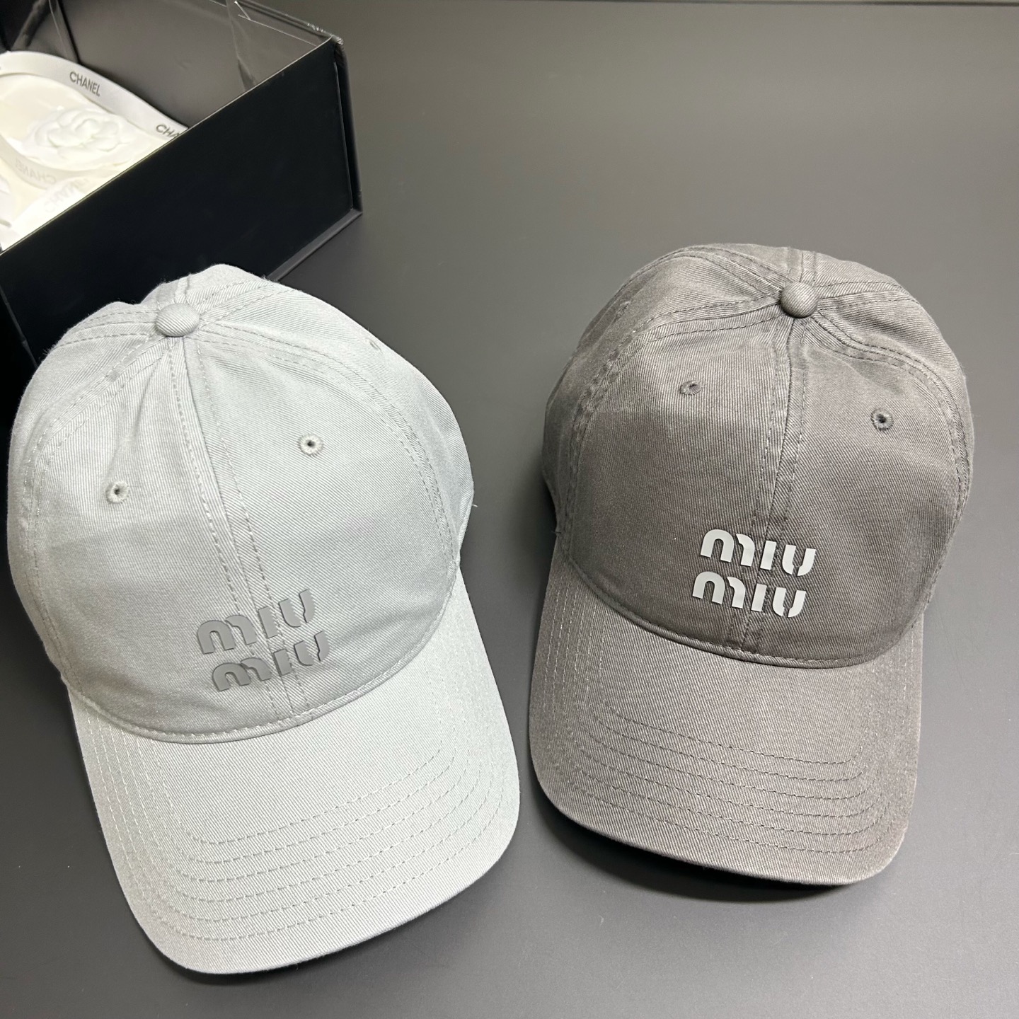 💛配防尘袋。【MIUMIU缪缪】2025新款简约棒球帽，男女通用～酷帅出街