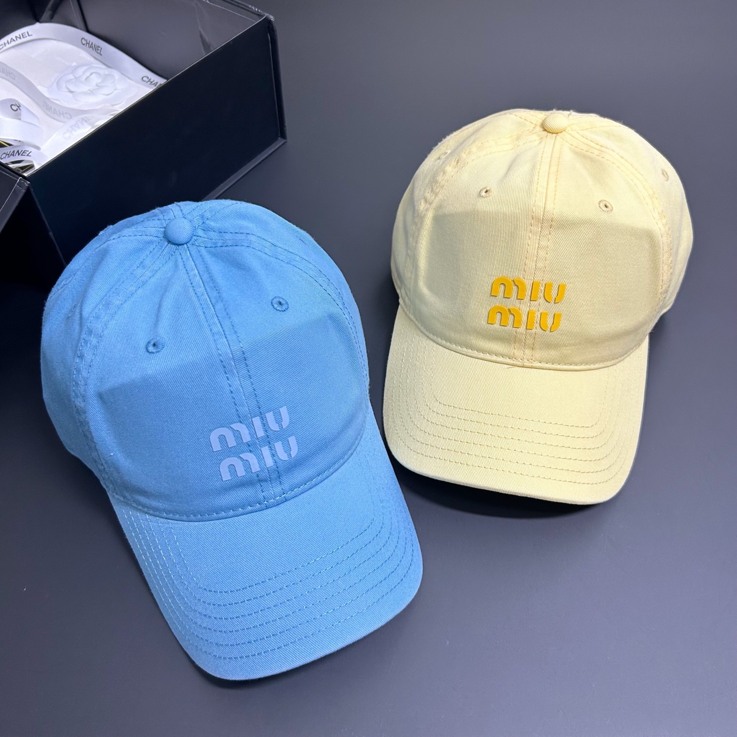 💛配防尘袋。【MIUMIU缪缪】2025新款简约棒球帽，男女通用～酷帅出街