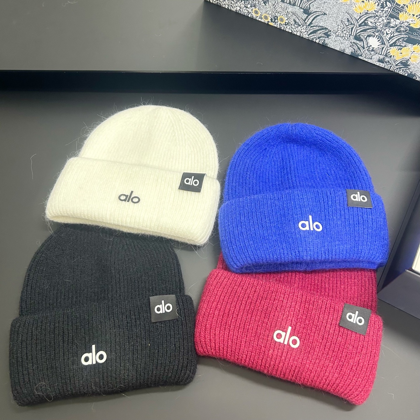 💛配防尘袋。【alo 】2025新款小香风兔毛针织毛线帽,软乎乎~保暖款
