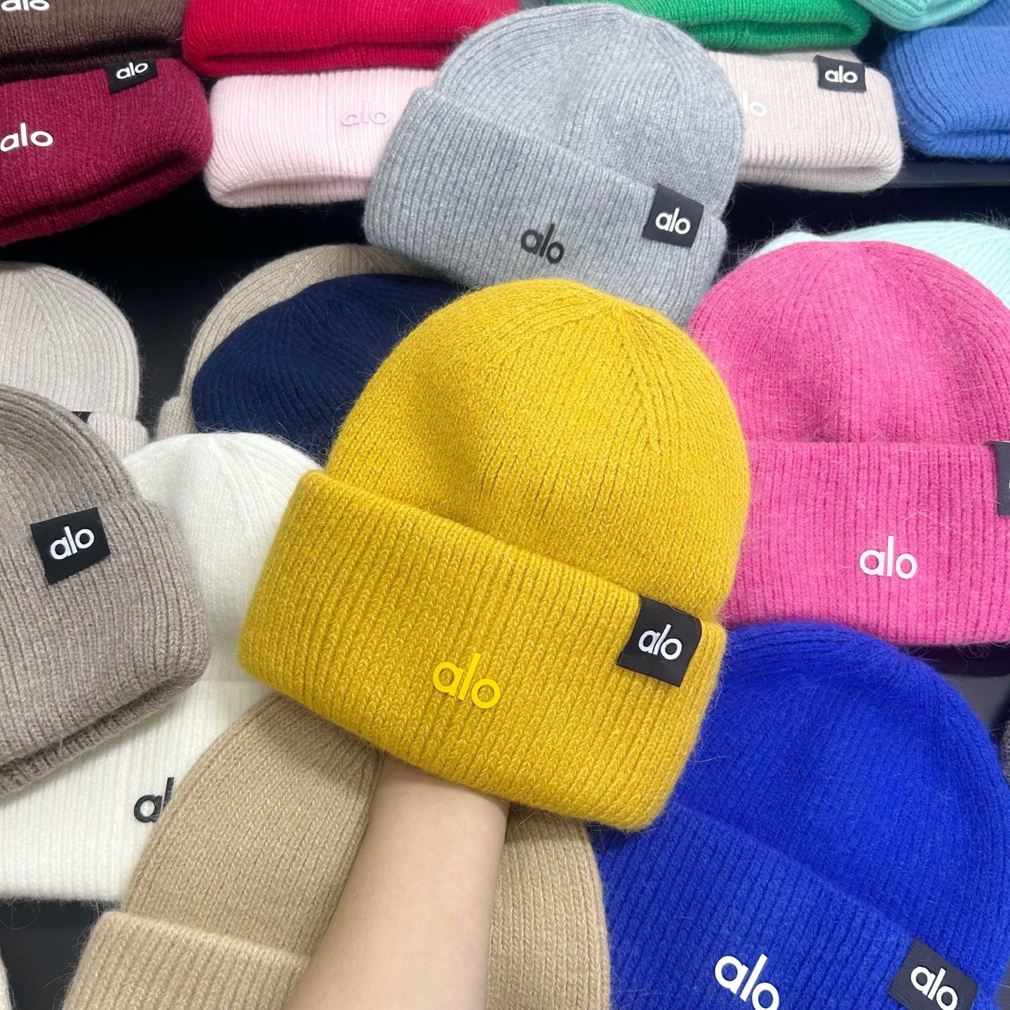 💛配防尘袋。【alo 】2025新款小香风兔毛针织毛线帽,软乎乎~保暖款