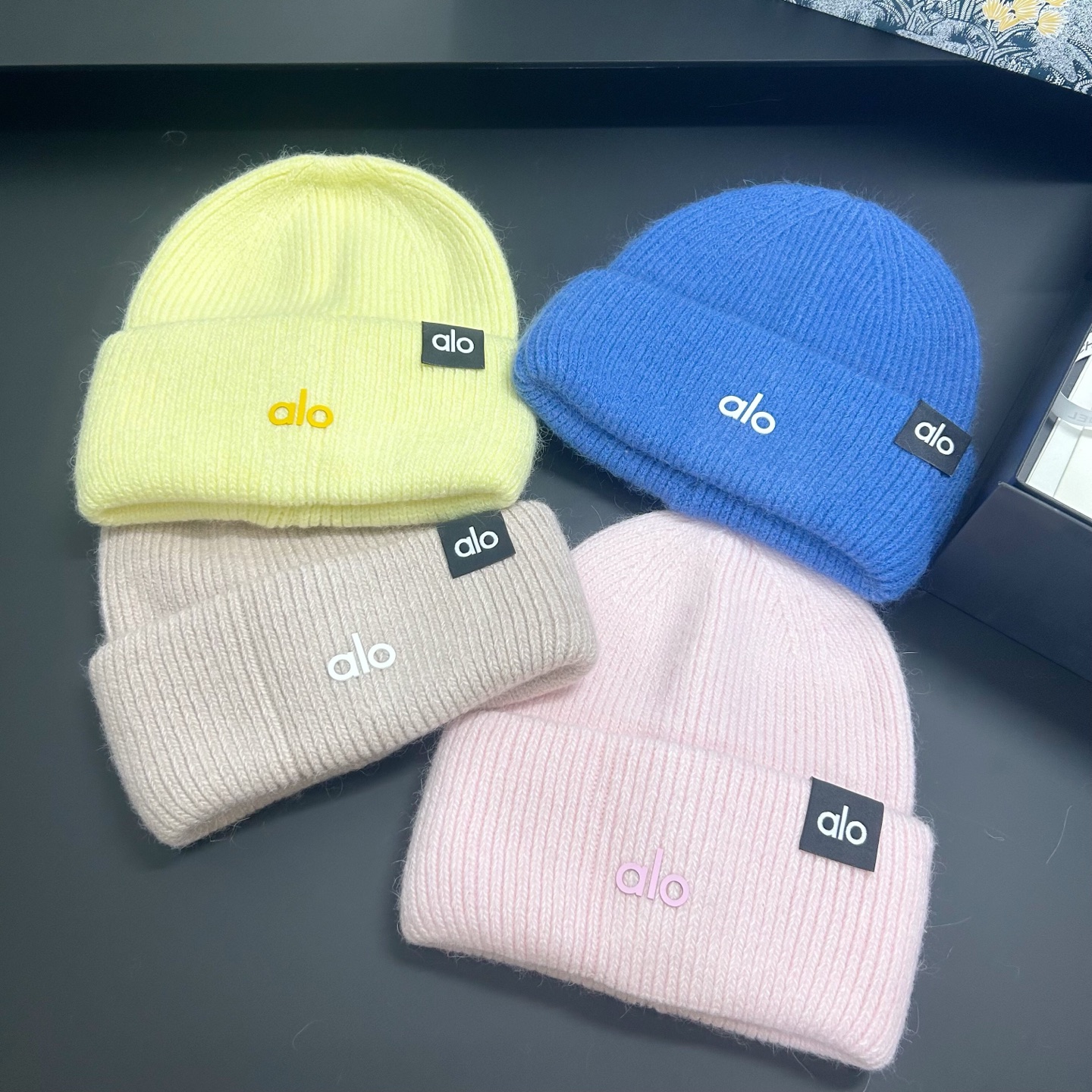 💛配防尘袋。【alo 】2025新款小香风兔毛针织毛线帽,软乎乎~保暖款