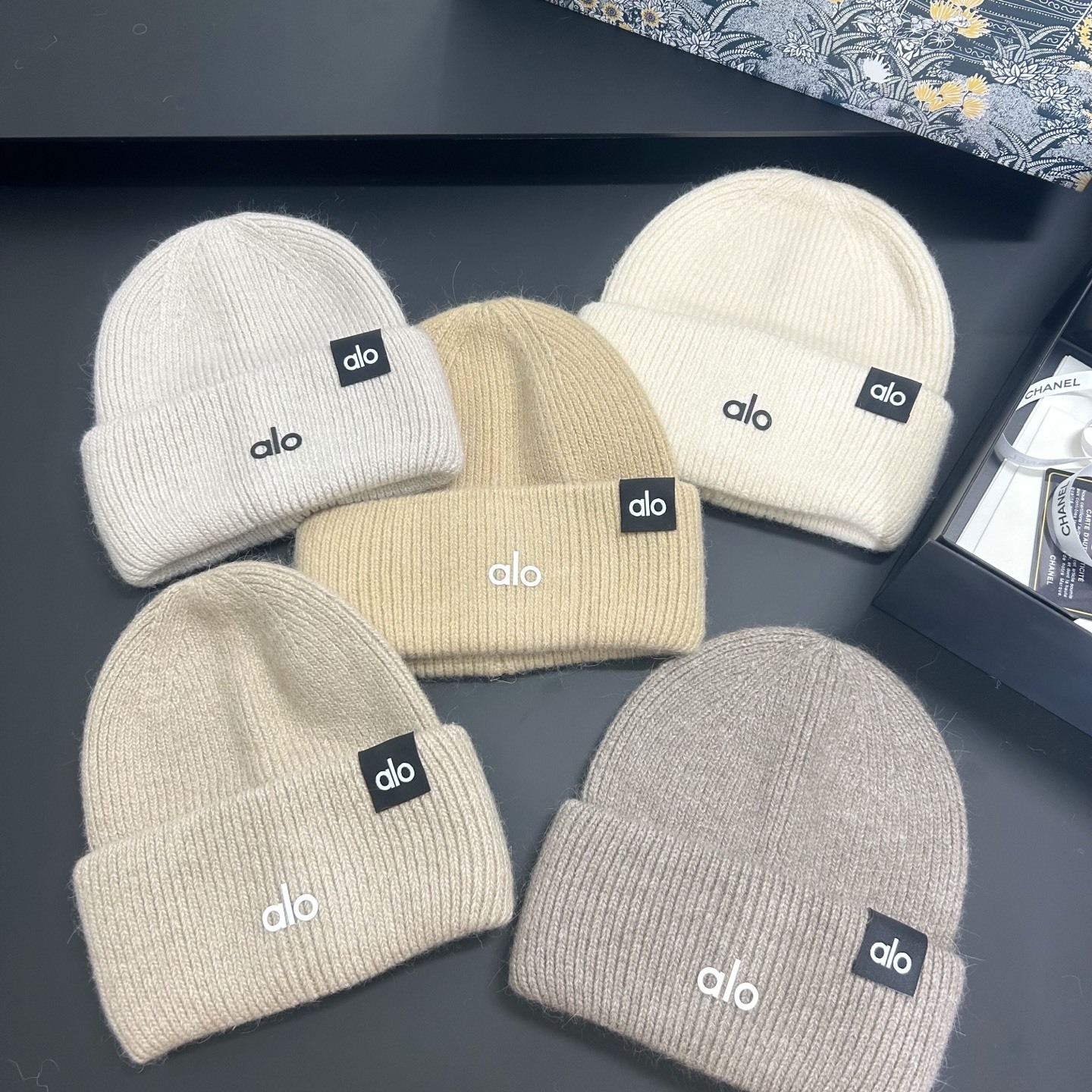 💛配防尘袋。【alo 】2025新款小香风兔毛针织毛线帽,软乎乎~保暖款