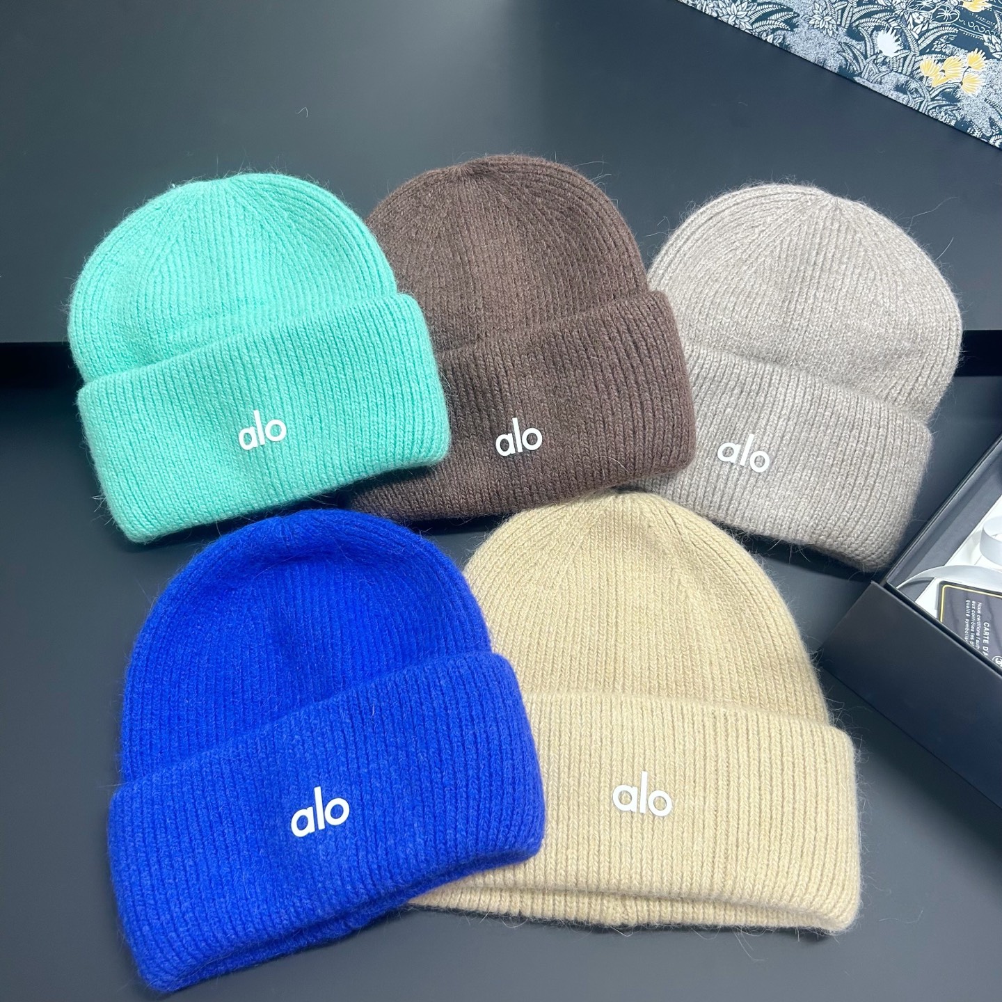 💛配防尘袋。【alo 】2025新款小香风兔毛针织毛线帽,软乎乎~保暖款