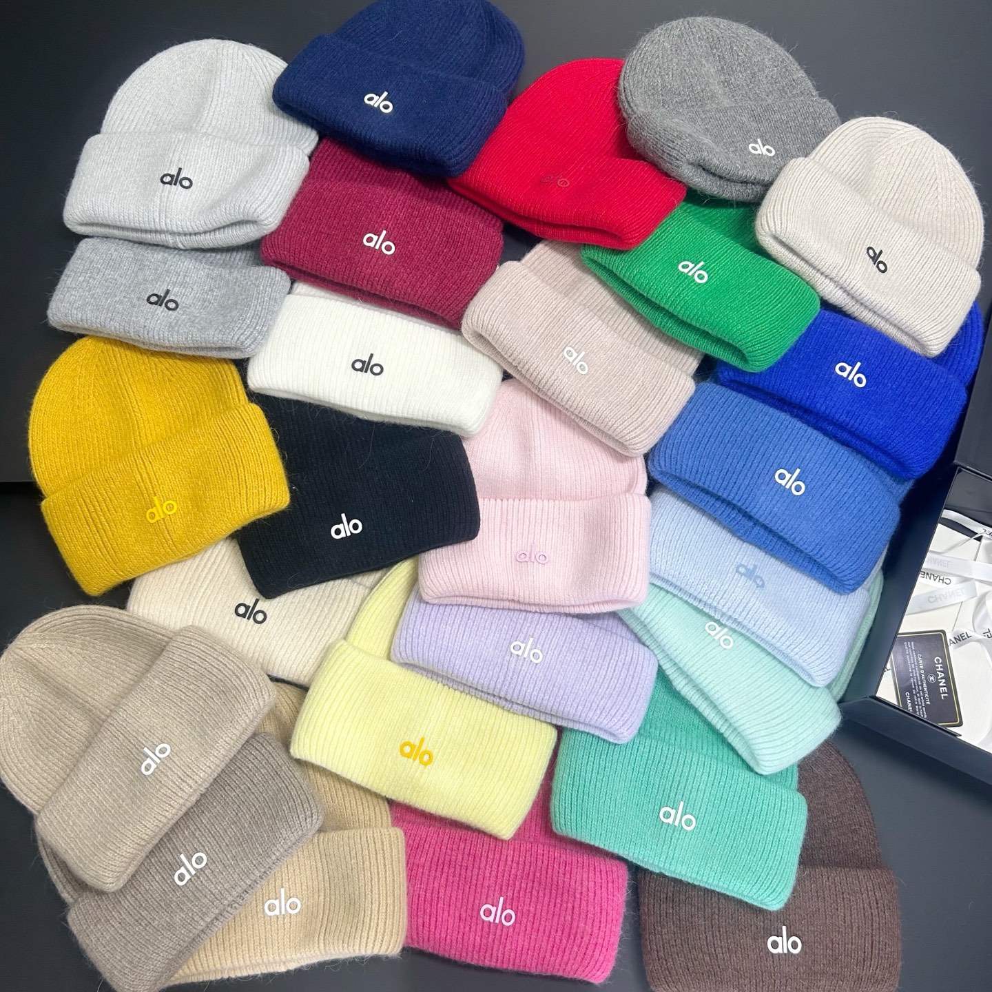💛配防尘袋。【alo 】2025新款小香风兔毛针织毛线帽,软乎乎~保暖款