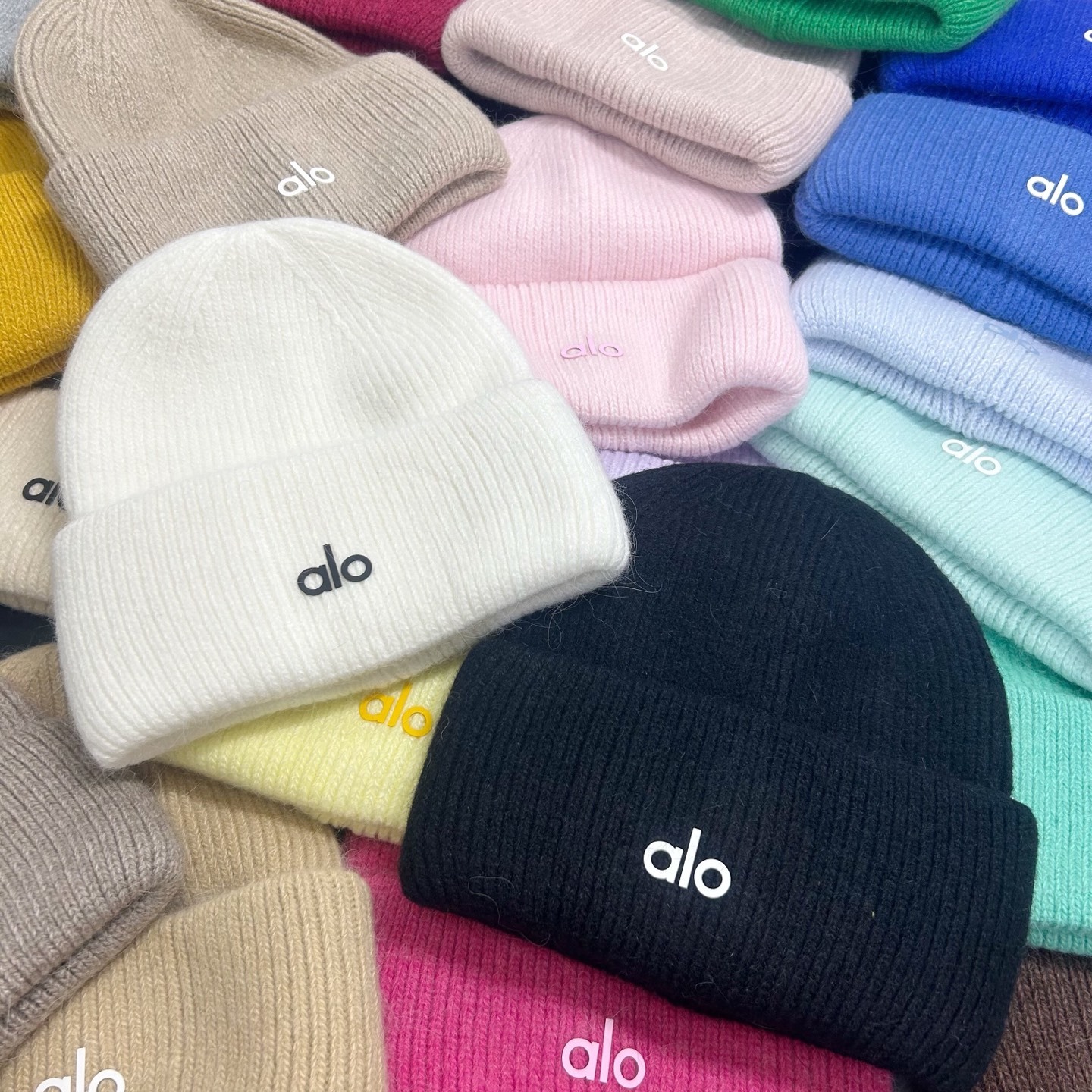 💛配防尘袋。【alo 】2025新款小香风兔毛针织毛线帽,软乎乎~保暖款