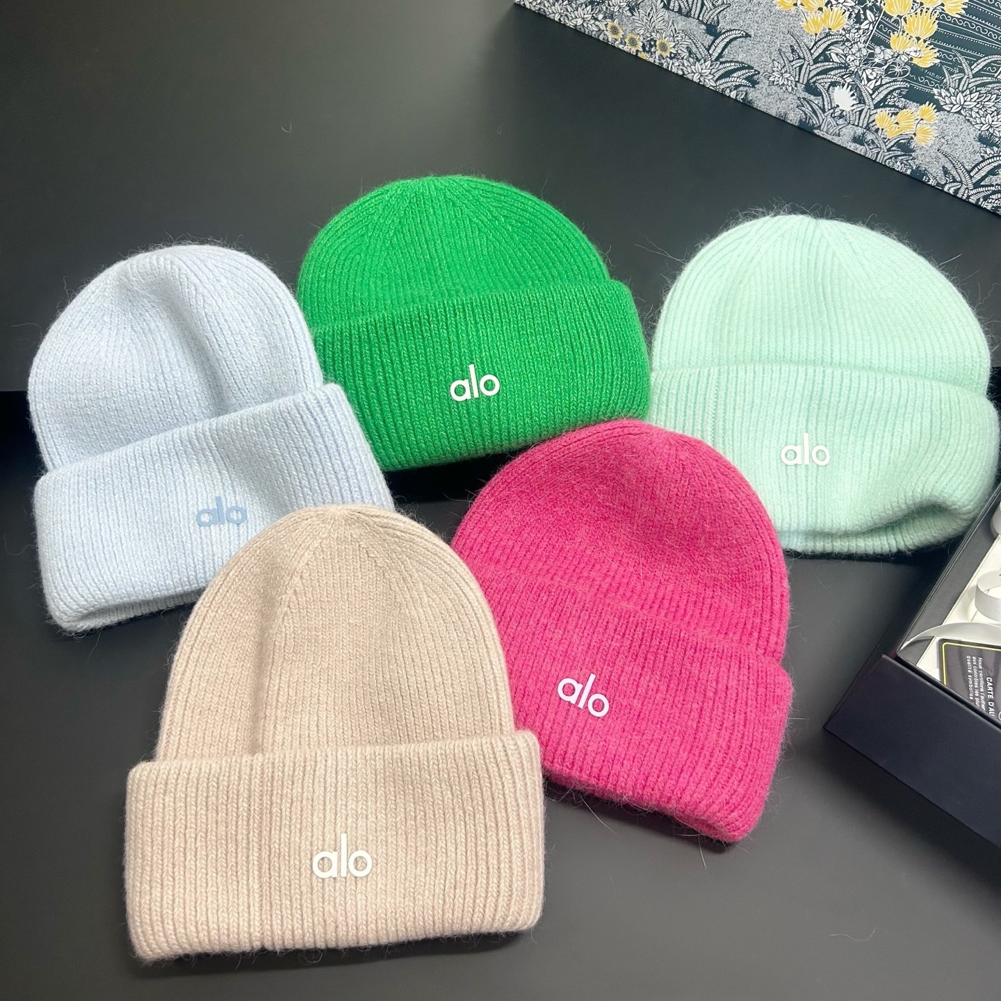 💛配防尘袋。【alo 】2025新款小香风兔毛针织毛线帽,软乎乎~保暖款