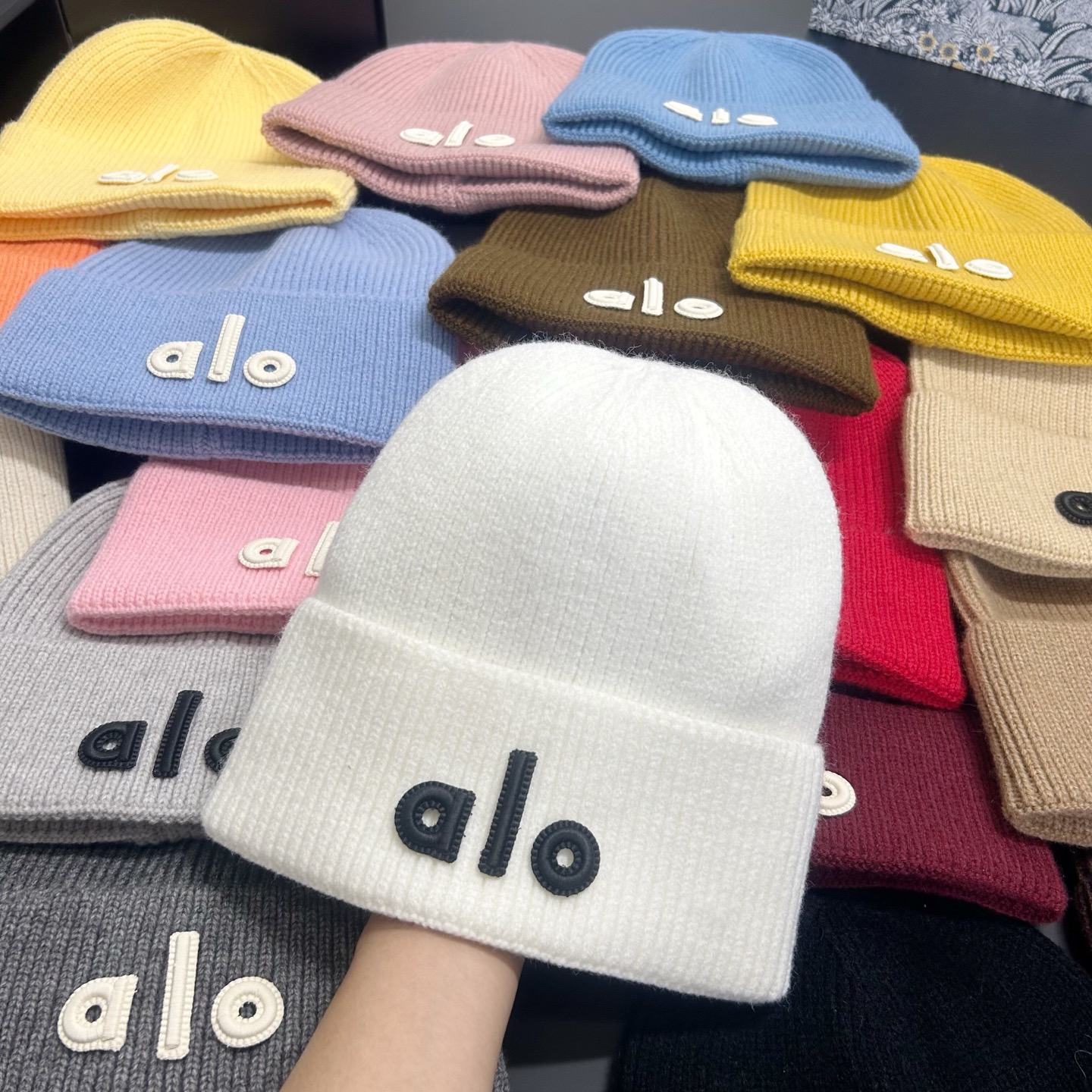 💛配防尘袋。【alo】2025新款小香风针织毛线帽，软乎乎～保暖款