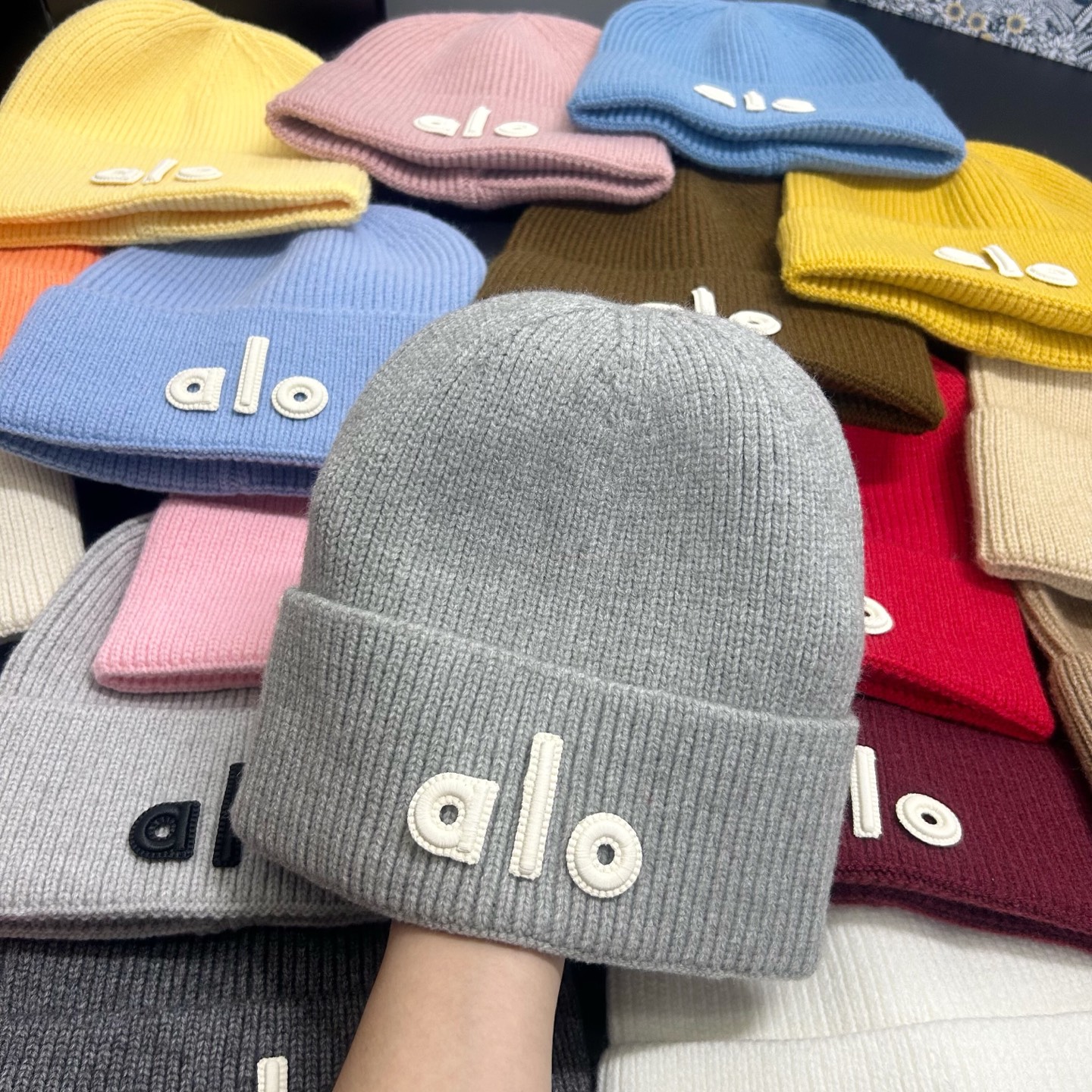 💛配防尘袋。【alo】2025新款小香风针织毛线帽，软乎乎～保暖款